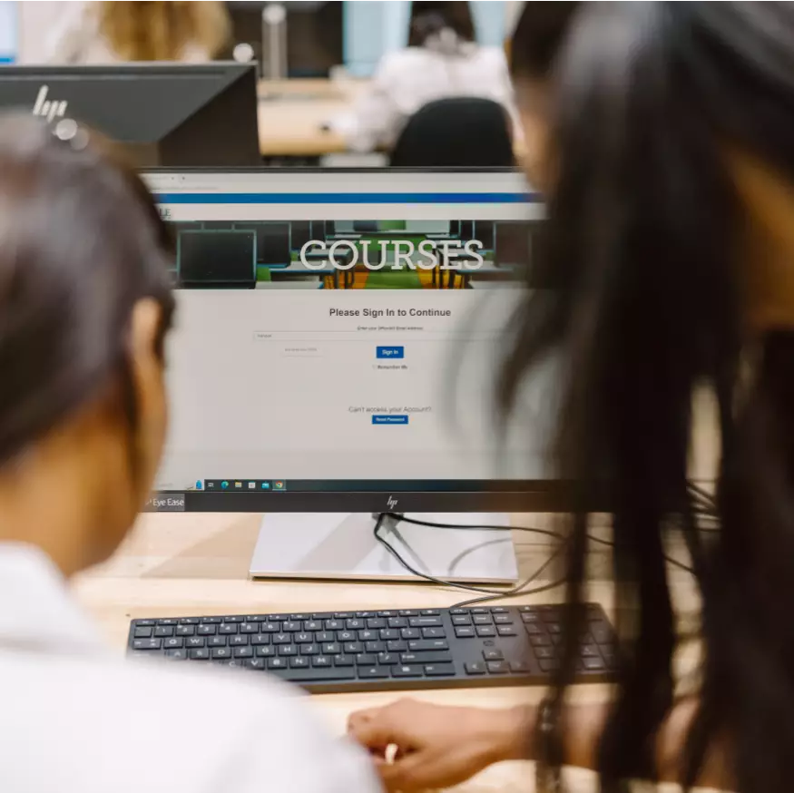 International Students | Degree Programs | Yorkville University